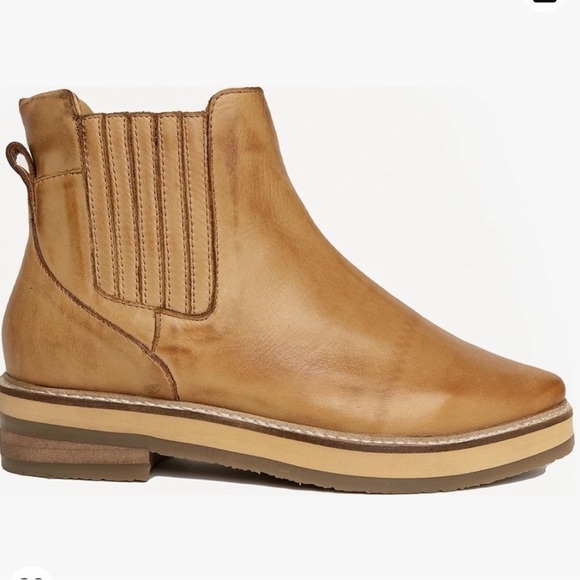 NWOT ROOLEE Leather Prince Booties - Picture 2 of 16